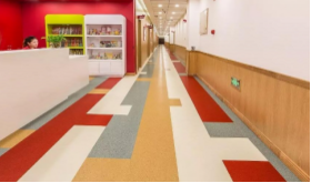 运动木地板厂家告诉你幼儿园的地面材料怎么选择